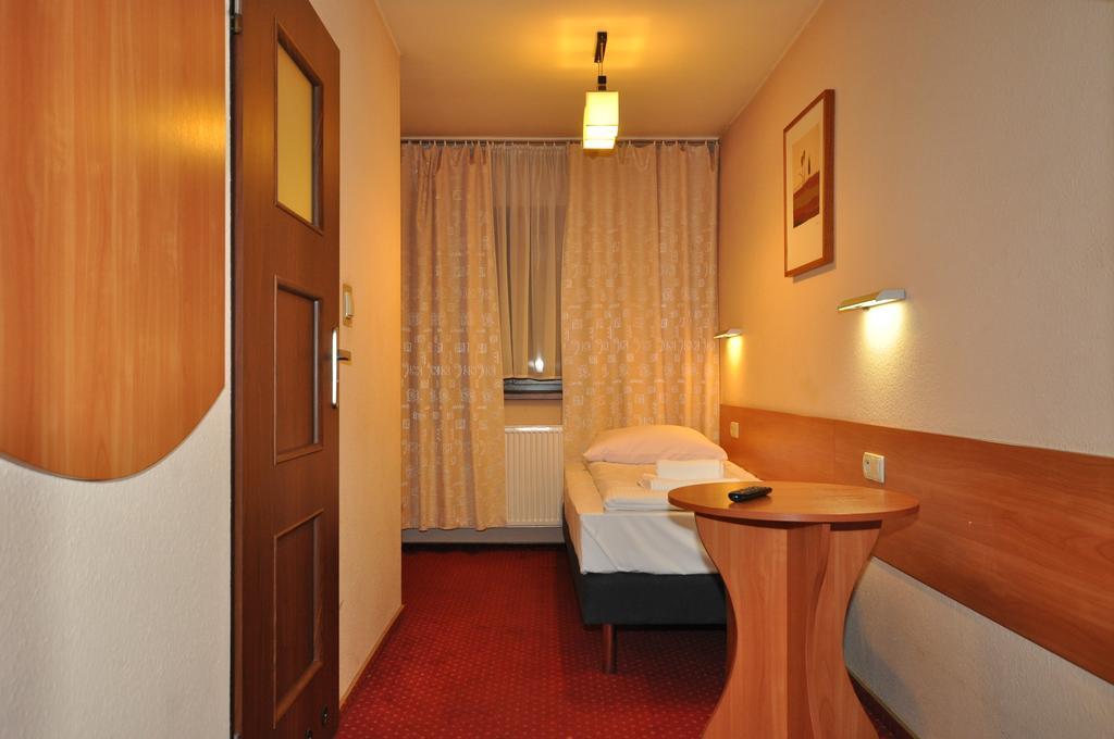 Pass Hotel Zebrzydowice Exterior photo