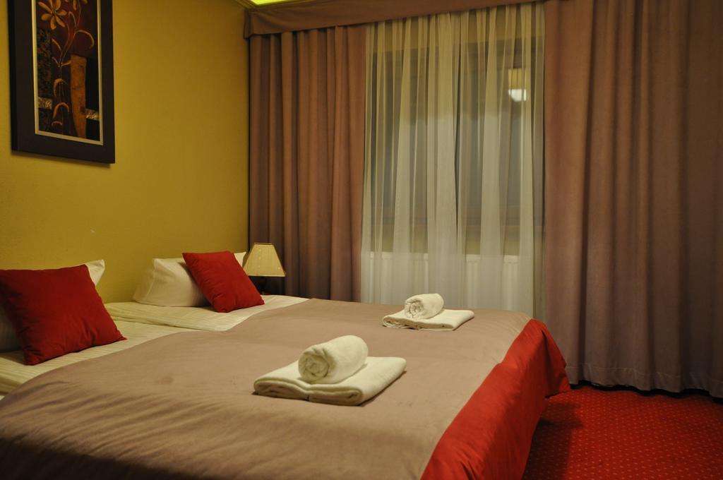 Pass Hotel Zebrzydowice Exterior photo